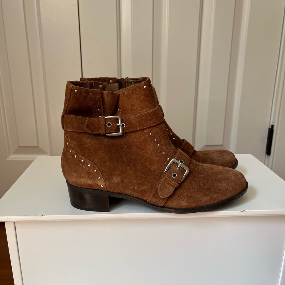 Isaac Mizrahi Live! brown suede boots